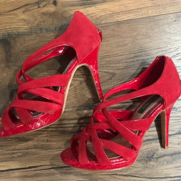 Unique Red Alligator Pattern and Red Suede Cage Shoes - Picture 2 of 6